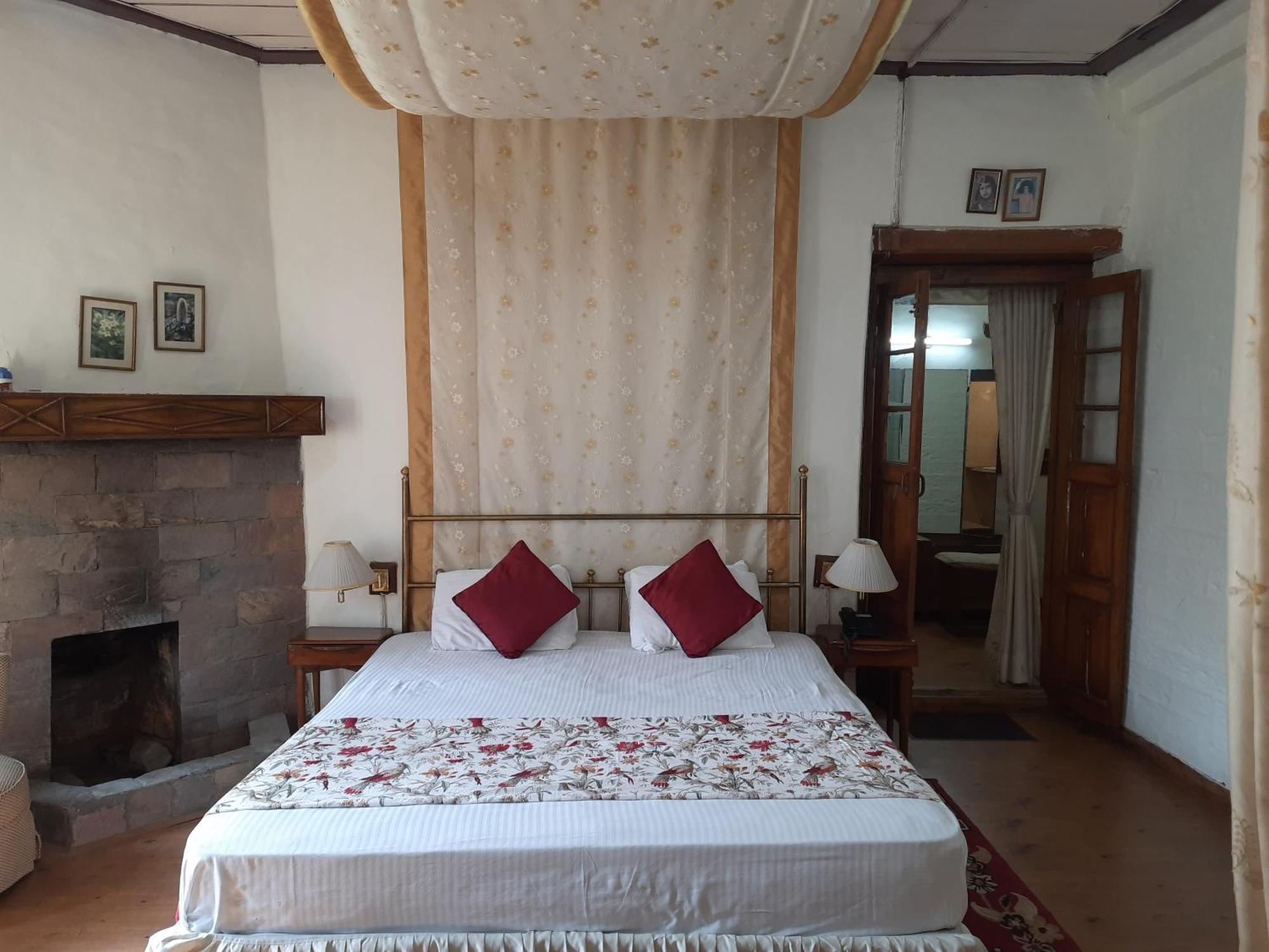West View Hotel Ranikhet Esterno foto